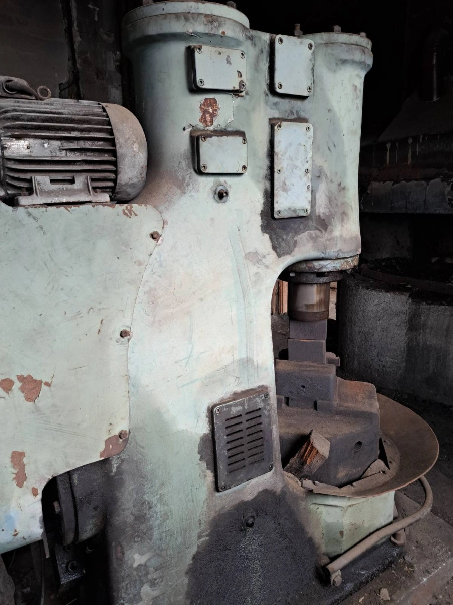 VAPTZAROV Pneumatic Forging Hammer, in full working order, visible under power, VIDEO, POA