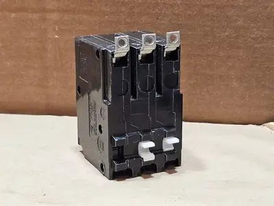 USED SQUARE D QOB3100