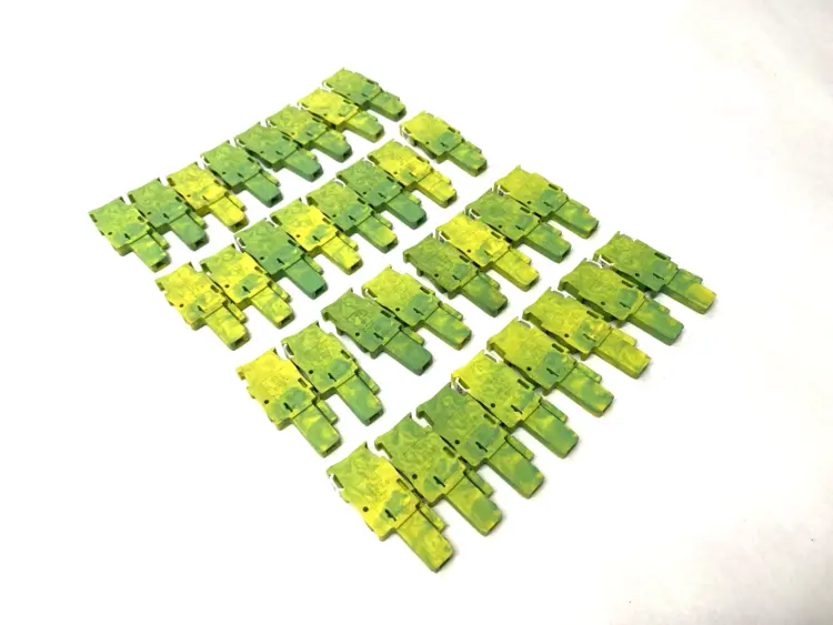 Used PHOENIX CONTACT PLUG-IN TERMINAL BLOCK SP 2,5/ 1-L GNYE LOT OF 32 Terminal Blocks | Maverick Industrial Sales #1103484