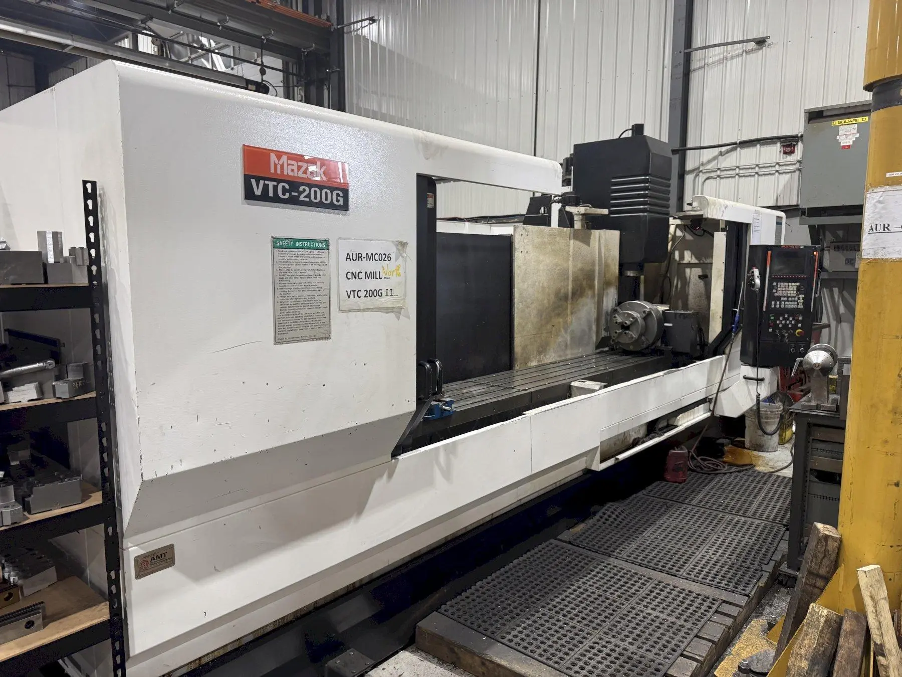 USED 2011 MAZAK VTC-200G-II