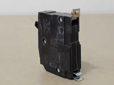USED SQUARE D QOB115