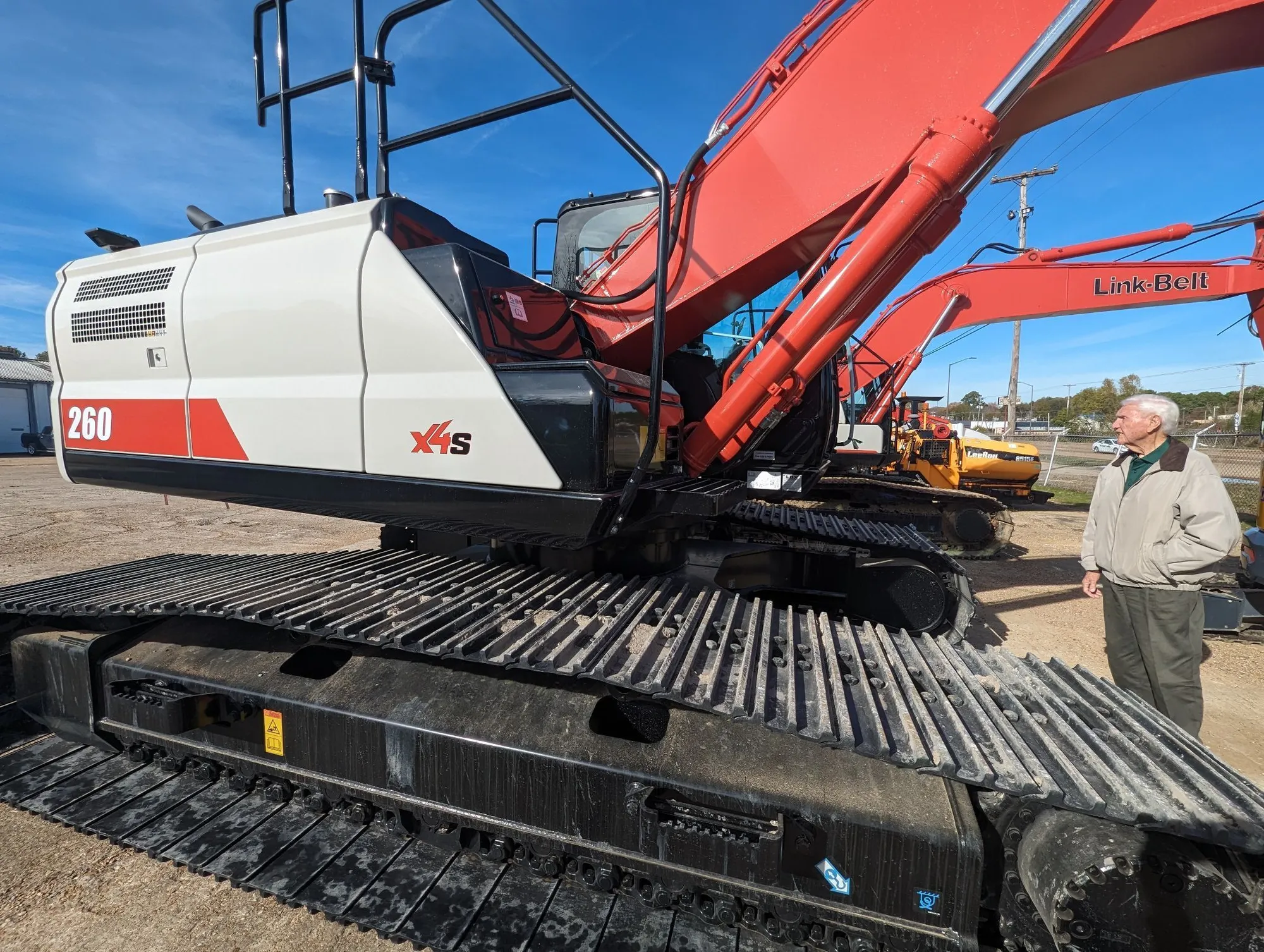 NEW 2025 LINK BELT EXCAVATORS 260 X4S