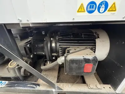 GARDNER-DENVER 60 hp Variable Speed Rotary Screw Compressor VS45-70A