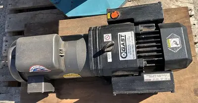 USED GAST 2070-V122-VL3514