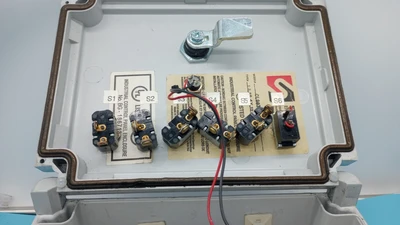 USED Stahlin ELECTRICAL ON/OFF SWITCH ENCLOSURE