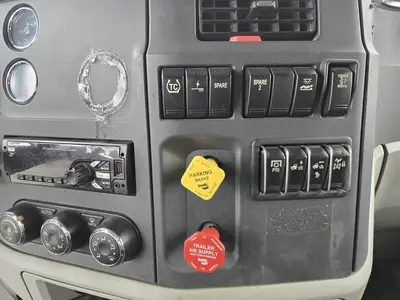 USED 2020 PETERBILT 567
