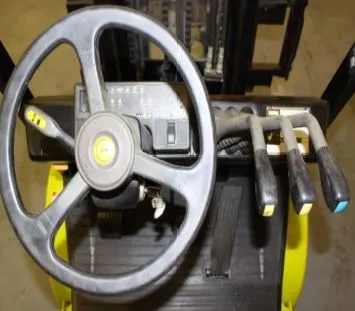 USED 1995 CLARK CGP25