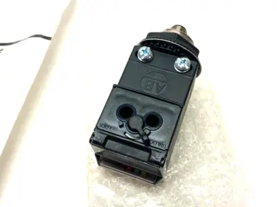 USED ALLEN-BRADLEY SER. B PHOTOSWITCH FIBER OPTIC SENSOR, INFRARED