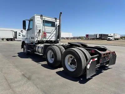 Used 2011 VOLVO VNL64T300 Conventional trucks California US | Ben Kaplan Equipment #1250886