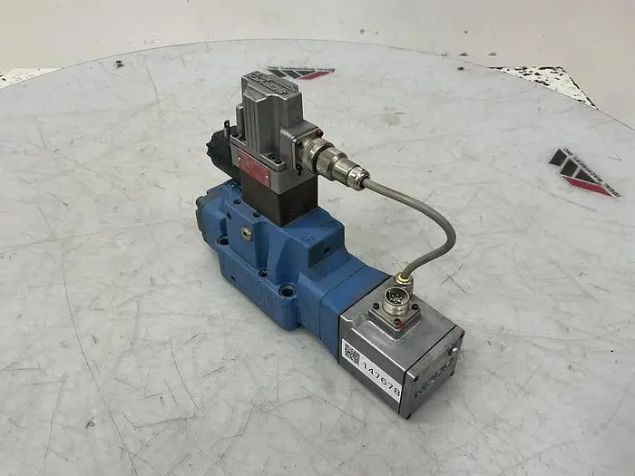 Used MOOG D061-8311 Valves/Fittings Michigan US | Ideal Machinery #695406