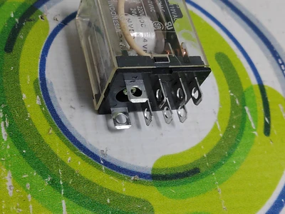 USED OMRON LY2