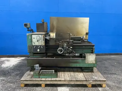 USED 1974 HARRISON M400 CENTER LATHE
