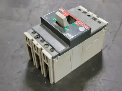 40 Amp, 3 Pole, 480-600Y/347 volts Circuit Breaker