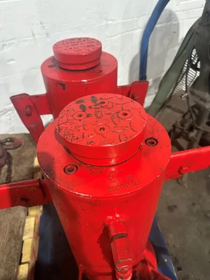 PORTABLE HYD. CYLINDERS - SET