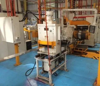 WATERBURY FARREL 16" x 28" x 24" 4 HI REVERSING ROLLING MILL (14690) ROLLING MILLS, 4-HI | Machinery International LLC (4)