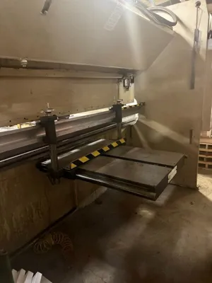 1995 LVD 150-JS-10 Press Brakes | Lion Machinery (3)