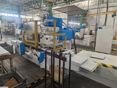 TOS Hostivař Cylindrical Grinder, in very good condition, visible under power, POA