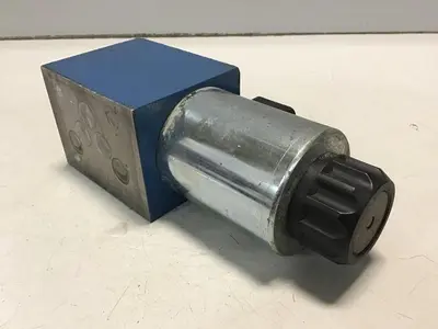 USED MANNESMANN REXROTH 4WE10EA33/CG24N9K4