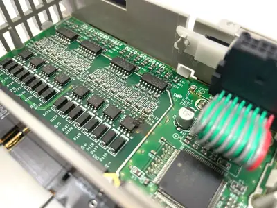 USED ALLEN-BRADLEY 32 PT SOURCING OUTPUT MODULE