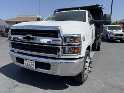 USED 2022 CHEVROLET W5500