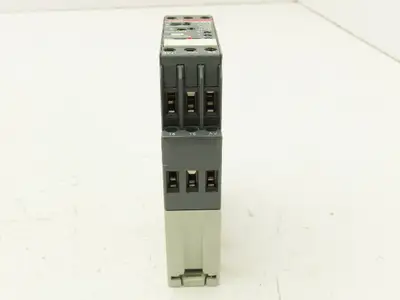 ABB 1SVR430183R0300 Timer Relay Module 110-240V