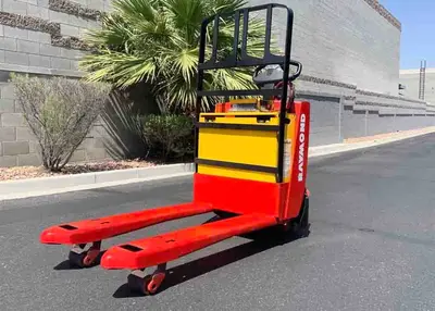 USED 2023 RAYMOND 8210