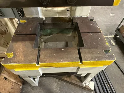BROWN & BOGGS 60 Stamping Press | ListingHippo (15)