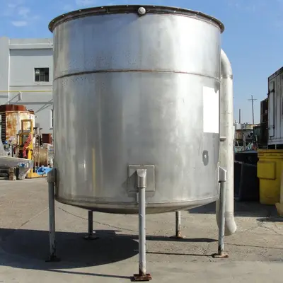 SPC7117  Tank 1100 gallon vertical tank, Stainless Steel, dish