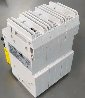 COOPER BUSSMAN CCP-3-30CF + (3) TCF-30 600Vac 30A 3P Switch Loc4E23
