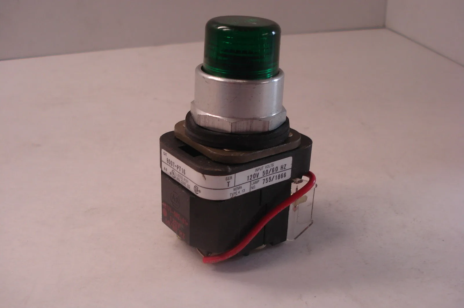 USED ALLEN BRADLEY 800T-PT16G SER. T