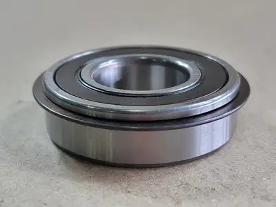 NEW SKF 6205-2RSHNR