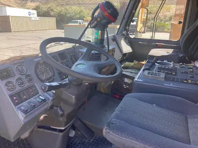 USED 2002 GROVE GMK5240