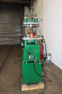 Used Carver 2629 Heated Platen Hydraulic Press New Jersey US | Machinery Values #1334566