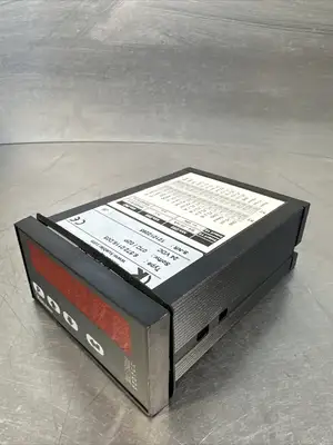 Kuebler 6.572.0116.D05 Frequency Display Speedometer (BIN-2.3.3)