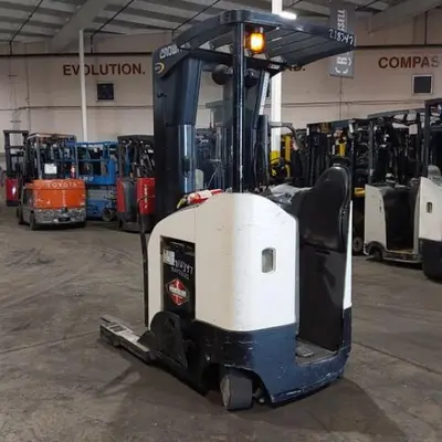 USED 2016 CROWN RR5725-45