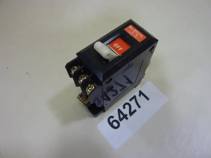 Used IDEC NRC111L/3A Circuit Breakers Michigan US | Ideal Machinery #587121