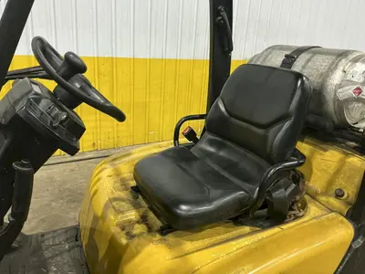 5,400 LBS YALE FORKLIFT W/ 181" LIFT HEIGHT AND 6' FORKS W/ AUTO ADJUST: YOBRO #25131