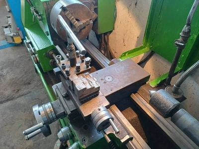 ZMM Centre Lathe, in very good used condition, visible under power, video, POA