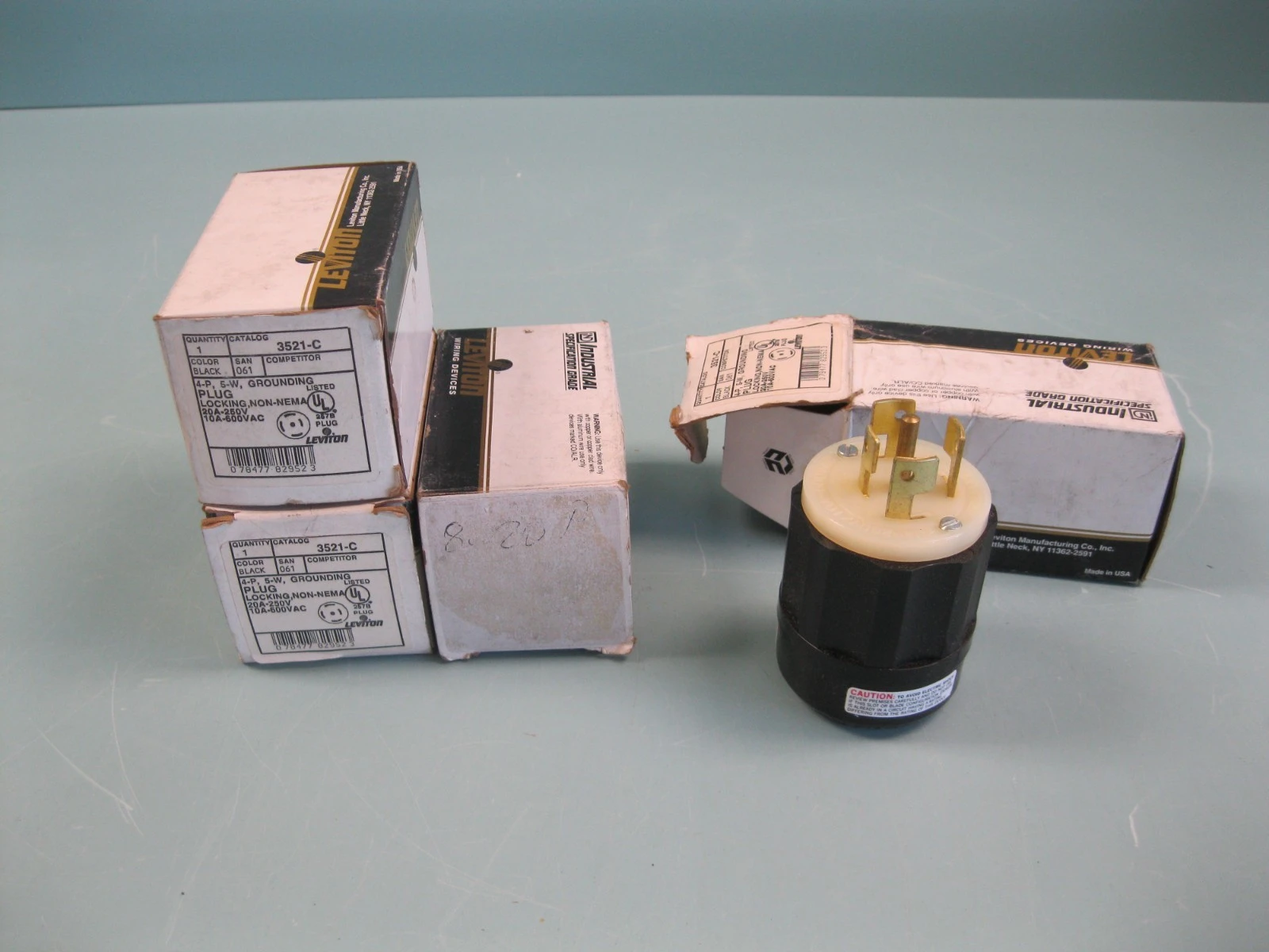 NEW Leviton 3521-C