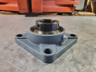 NEW NATIONAL BEARING UCF208-24