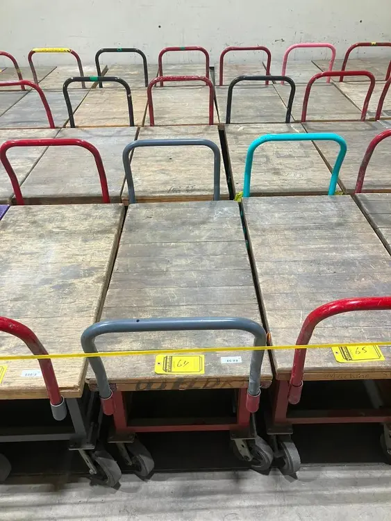 Used _UNKNOWN_ _UNKNOWN_ Maintenance Carts Minnesota US | Myron Bowling Auctioneers Inc #1541989