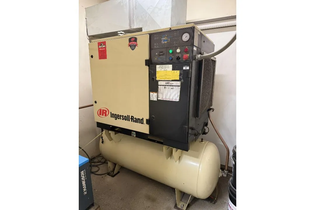 Used _UNKNOWN_ _UNKNOWN_ Tank Mounted Air Compressors Utah US | KD Auctions #1553946