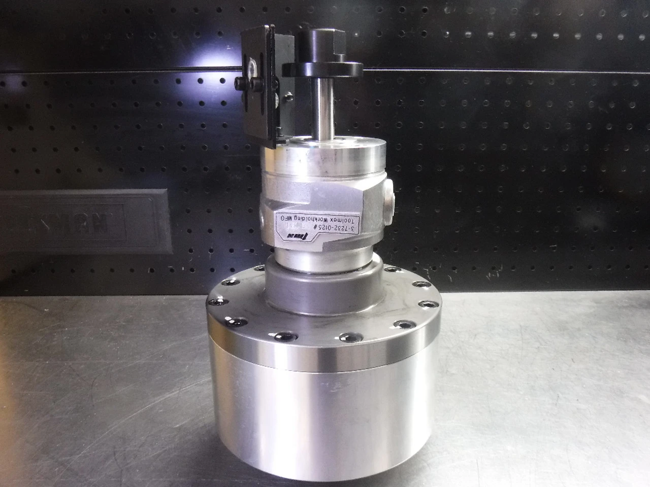 ToolMex Closed Center Rotating Air Cylinder 3-7232-0125 (LOC5)