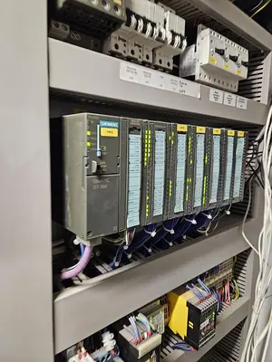 USED HOSOKAWA TWO-STAGE PLASTIC SHREDDING AND GRANULATION SYSTEM