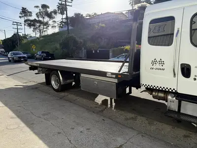 USED 2020 FREIGHTLINER M2 106