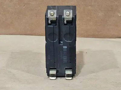 Used SQUARE D QOB250 Switchgears British Columbia CA | Lenmark #1438471