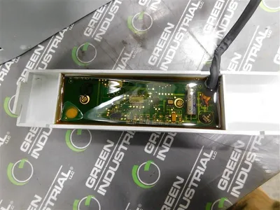 APW McLean MHB11-0416-G307 Air Conditioner 3300/4000 BTU 134A Some Damage New