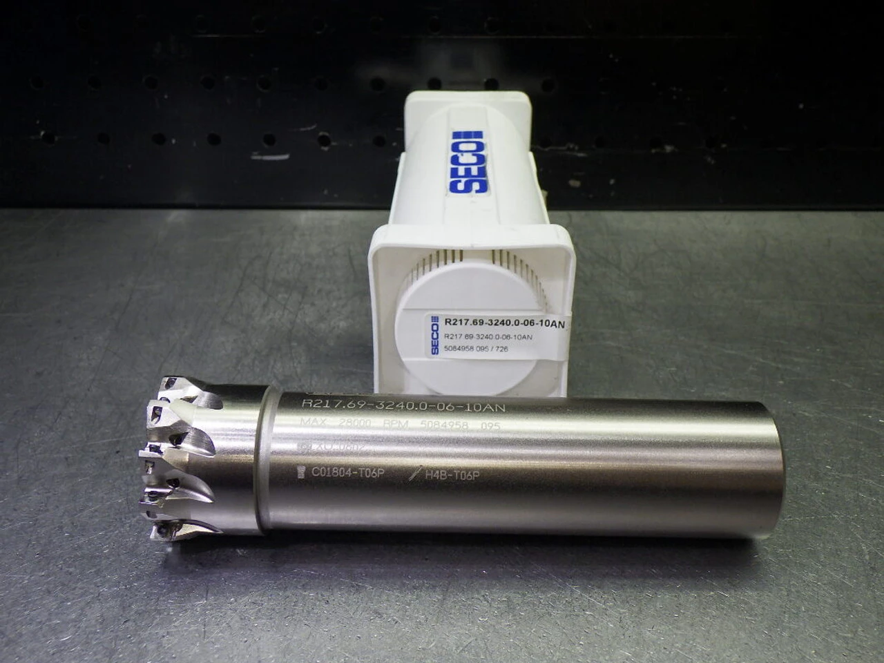 SECO 40mm Coolant Thru Endmill 32mm Shank R217.69-3240.0-06-10AN (LOC2806B)