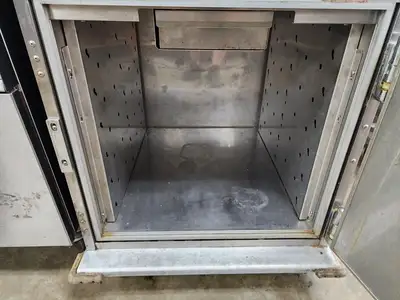 Used Henny Penny Used Henny Penny HC-908 Half Height Heated Warming Holding Cabinet 120V 2086W Hot Food Warming, Holding, & Transport Cabinets Illinois US | Falcon Restaurant Supply #1376766