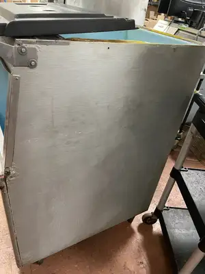 Used Hoshizaki Used Hoshizaki B-300PF 22" Ice Storage Bin with Galvanized Steel Finish 300lb Restaurant Storage Containers Illinois US | Falcon Restaurant Supply #1375749